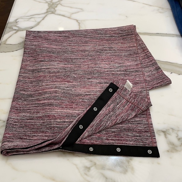 Beautiful Lululemon Vanessa Pink/Black Scarf-EUC - Picture 1 of 7